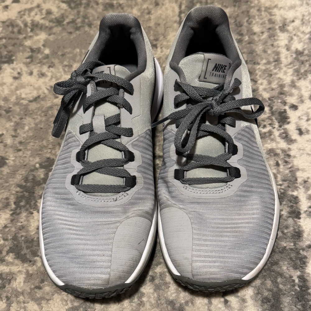 Grey men’s NIKE sneakers